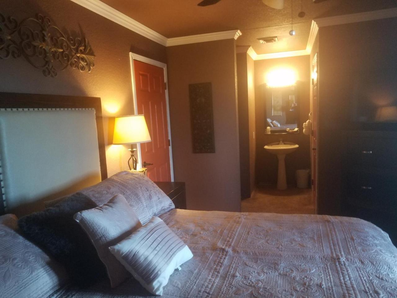 Los Milagros Hotel Columbus Exterior photo